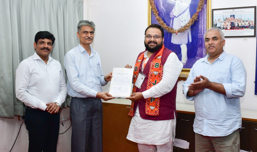 VADODARA MP DR. HEMANG JOSHI